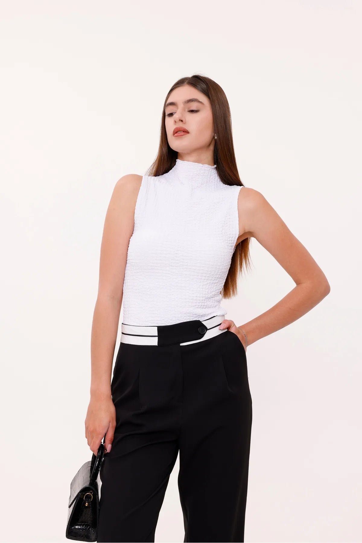 Sarte Royal Kadın Beyaz Kolsuz Bürümcük Bluz