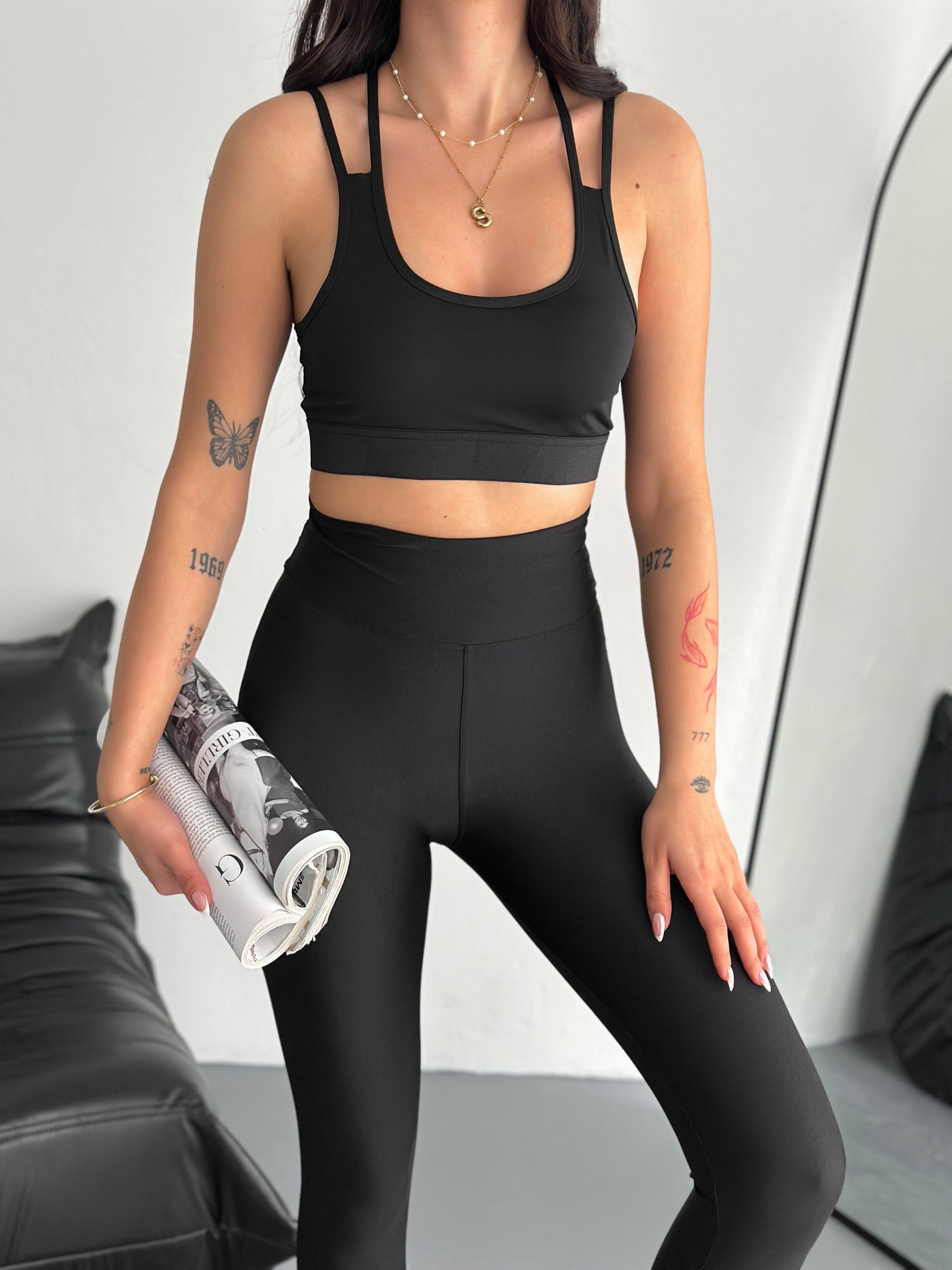 Pedli Sporcu Kadın Büstiyeri - Çapraz Sırt Detaylı Pedli Sporcu Sütyeni