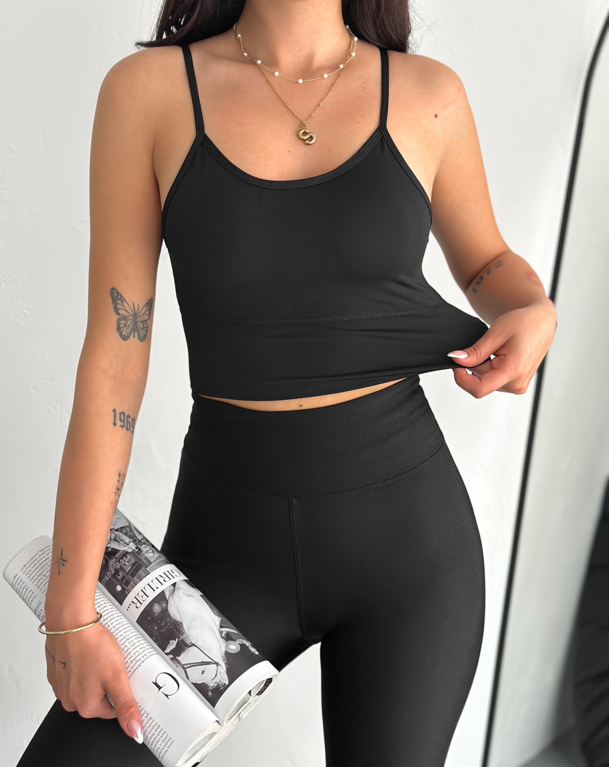 Kadın Siyah Çapraz Sırt Detaylı Spor Crop Sünger Destekli Büstiyer